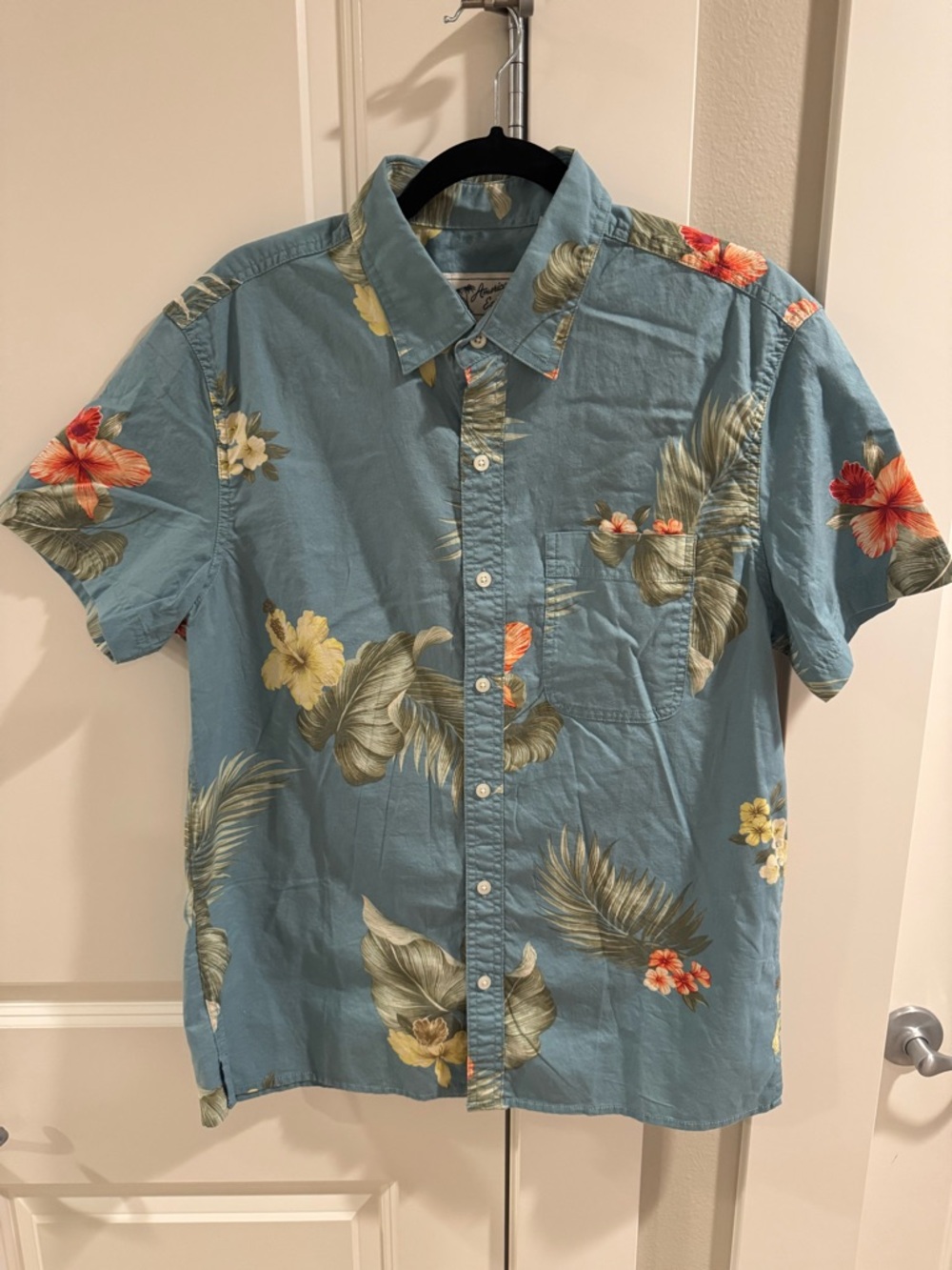 American Eagle Outfitters Light Blue Hawaiian Floral Button-Up Shirt